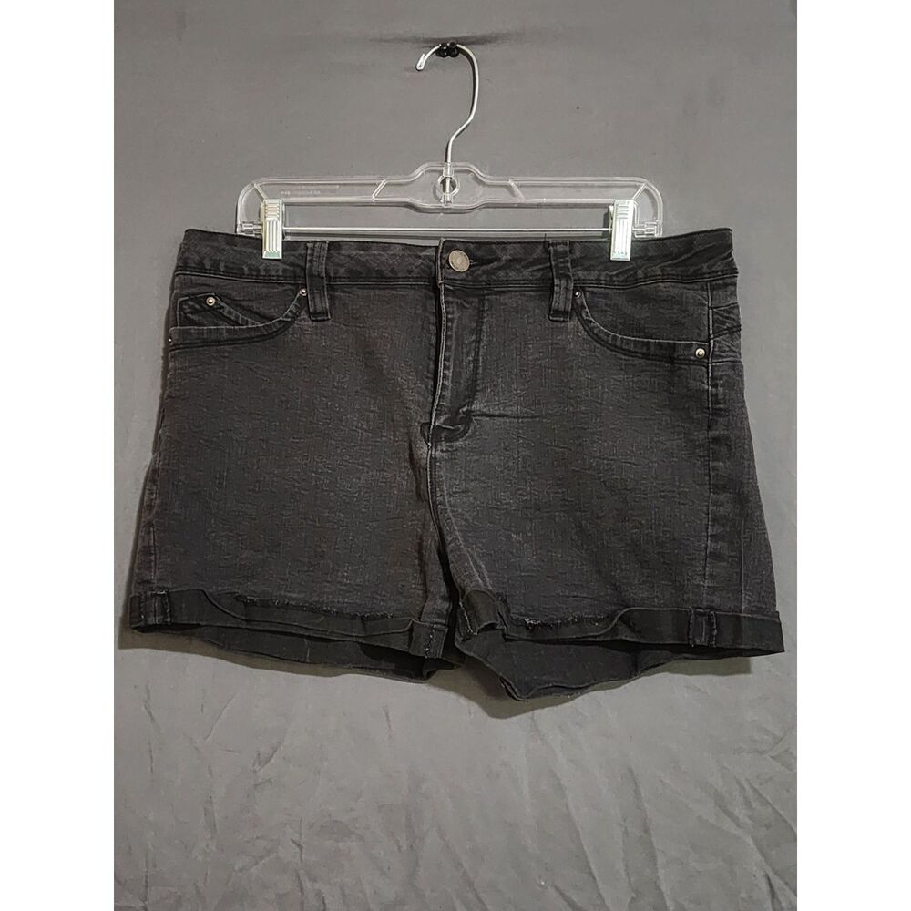 YMI Wanna Betta Butt Black Denim Cuffed Shorts Mid Rise Size 15